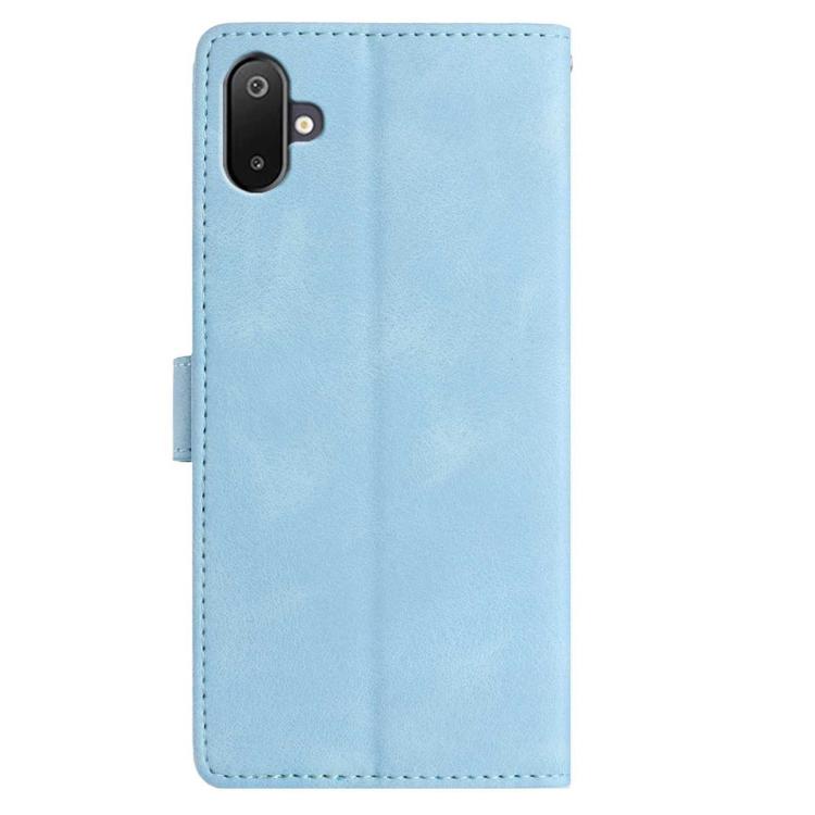 Funda de cuero con estampado floral en relieve para Samsung Galaxy F06 (azul cielo)
