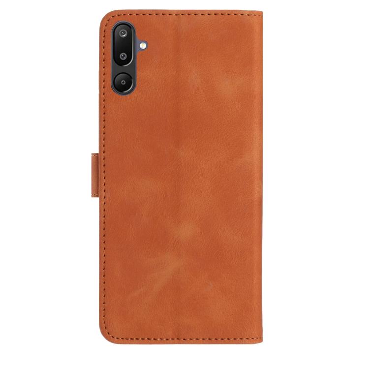 Funda de cuero con estampado de rosas en relieve para Samsung Galaxy F06 (marrón)