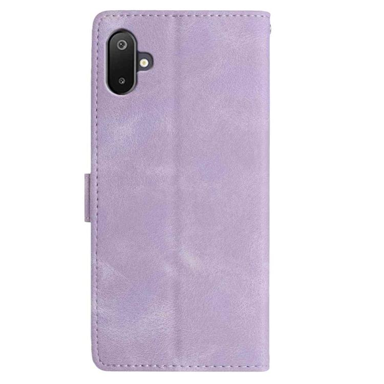Funda de cuero con estampado de rosas en relieve para Samsung Galaxy F06 (morado claro)