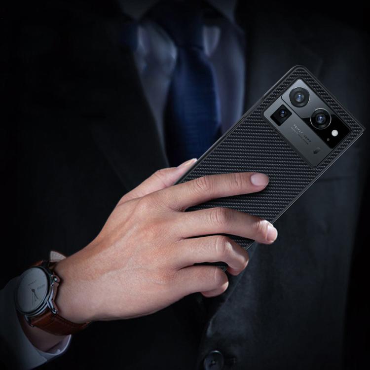Funda ultrafina con textura de fibra de carbono para Tecno Phantom V Fold2 (negra)