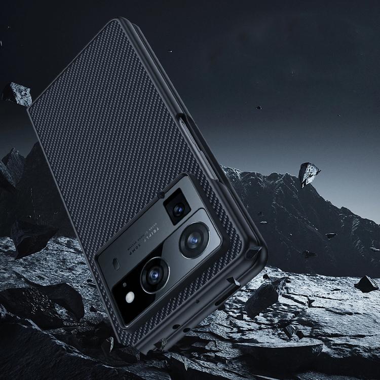 Funda ultrafina con textura de fibra de carbono para Tecno Phantom V Fold2 (negra)