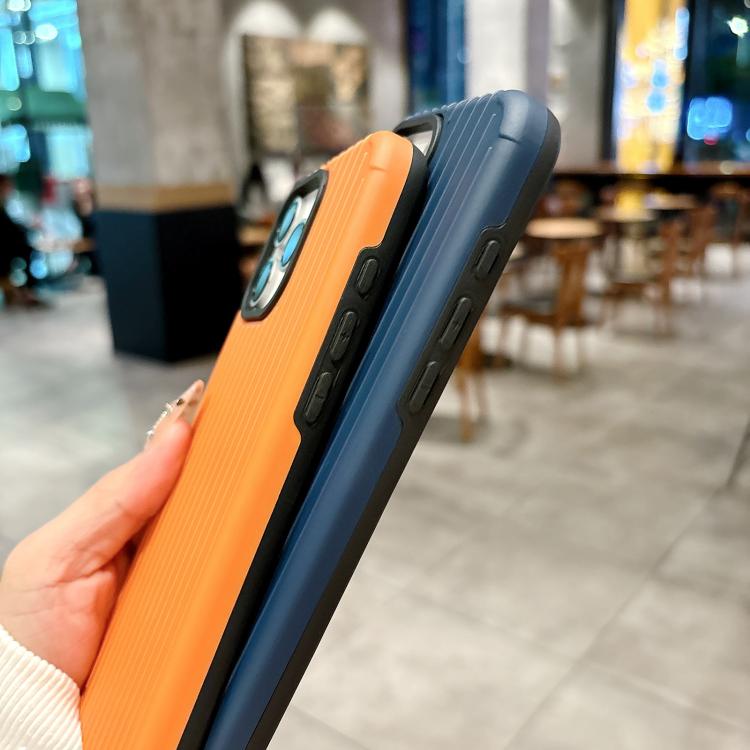 Funda MagSafe de cobertura total para iPhone 15 Pro con diseño inspirado en equipaje (azul claro)