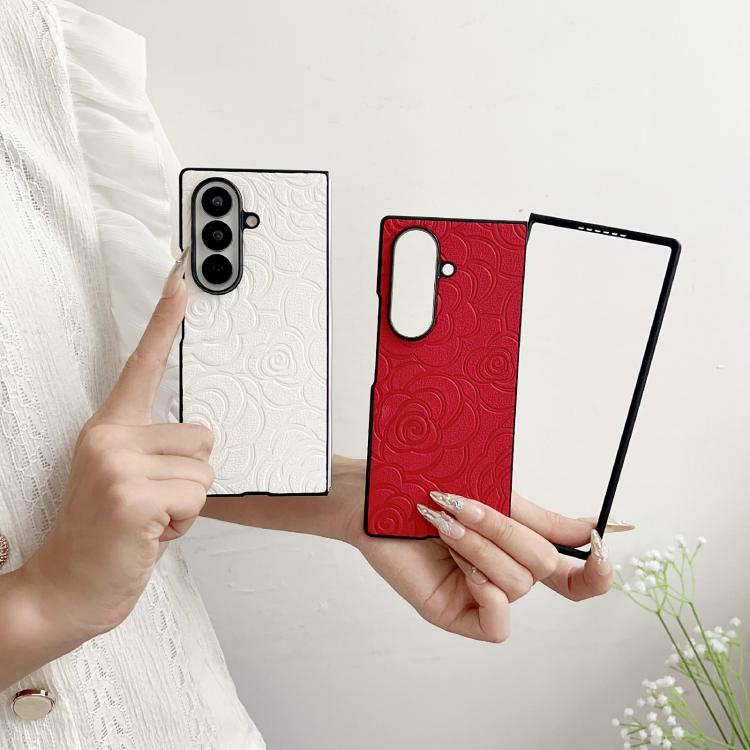 Funda protectora con estampado de camelia para Samsung Galaxy Z Fold7 5G (negra)