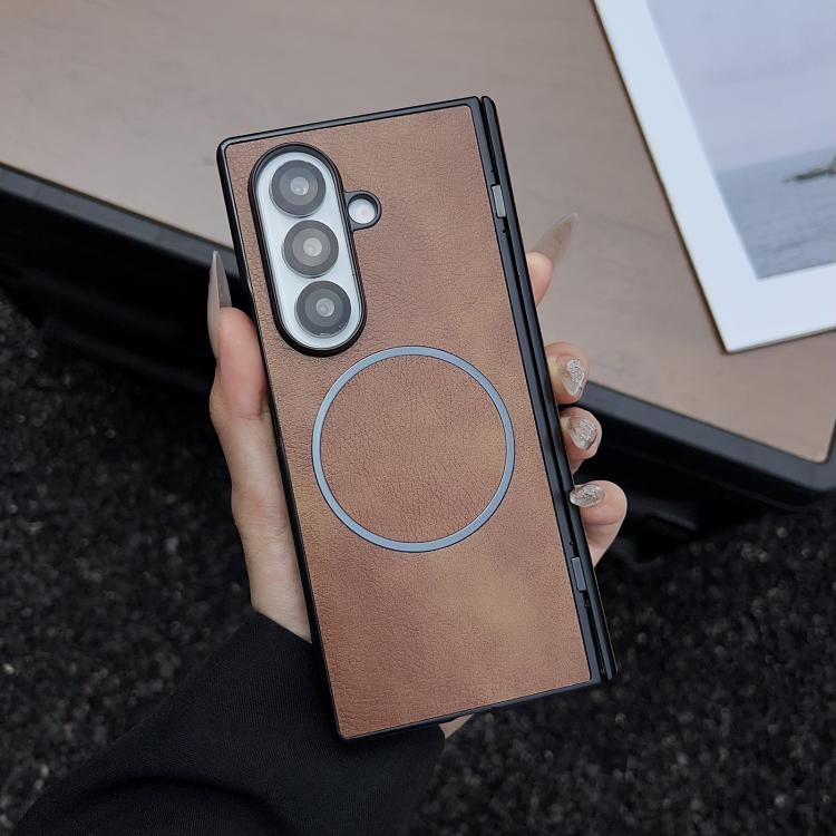 Funda de cuero con textura Crazy Horse Magsafe para Samsung Galaxy Z Fold7 (marrón)