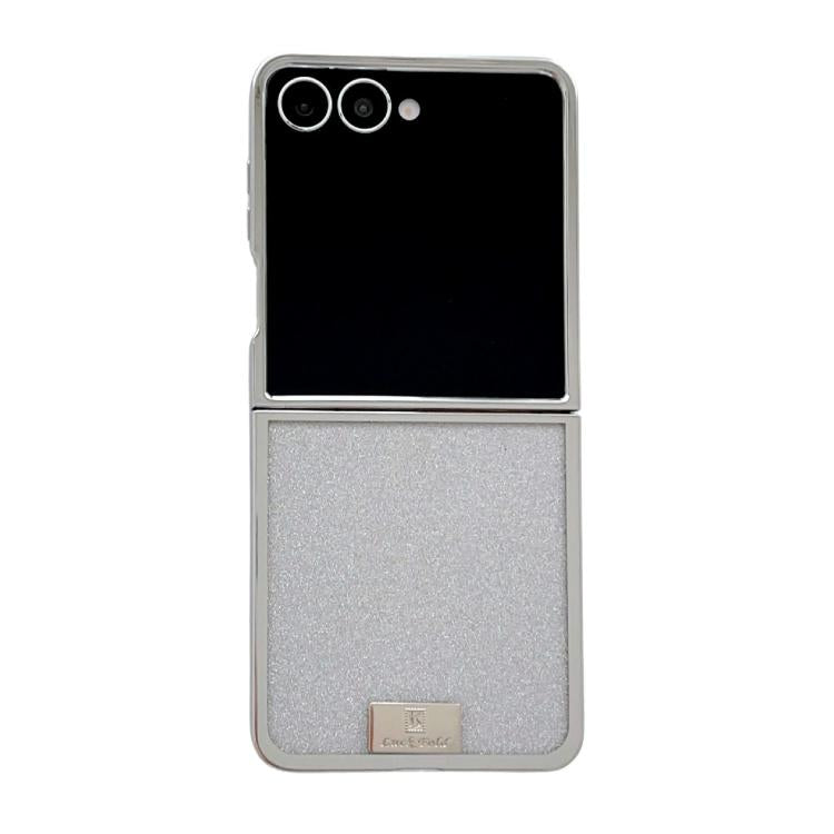 Funda para Samsung Galaxy Z Flip7 5G con marco chapado, placa de identificación de papel brillante y cobertura total (plateada)