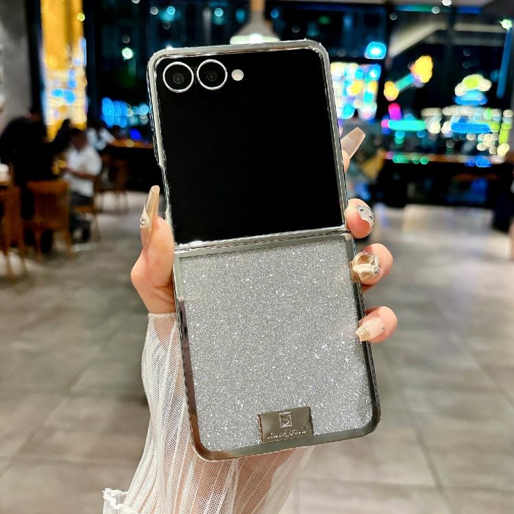 Funda para Samsung Galaxy Z Flip7 5G con marco chapado, placa de identificación de papel brillante y cobertura total (plateada)