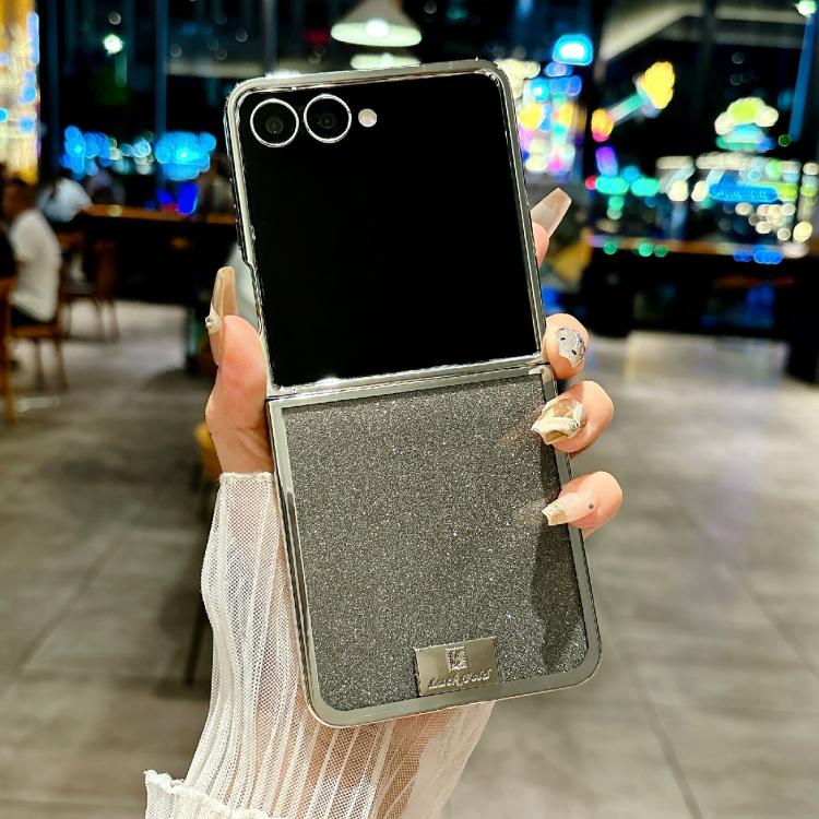 Funda para Samsung Galaxy Z Flip7 5G con marco chapado, placa de identificación de papel brillante y cobertura total (negra)