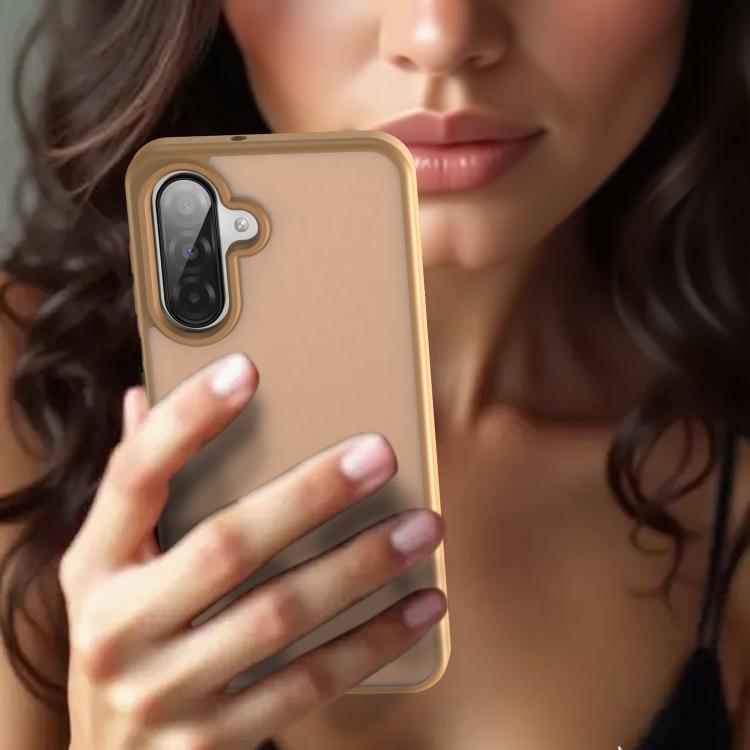 Funda híbrida de TPU translúcida y esmerilada para Samsung Galaxy A26 5G (Dorado desierto)