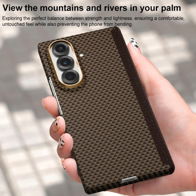 Funda con marco de metal y centro magnético de nanofibra MagSafe para Samsung Galaxy Z Fold7 5G (dorada)