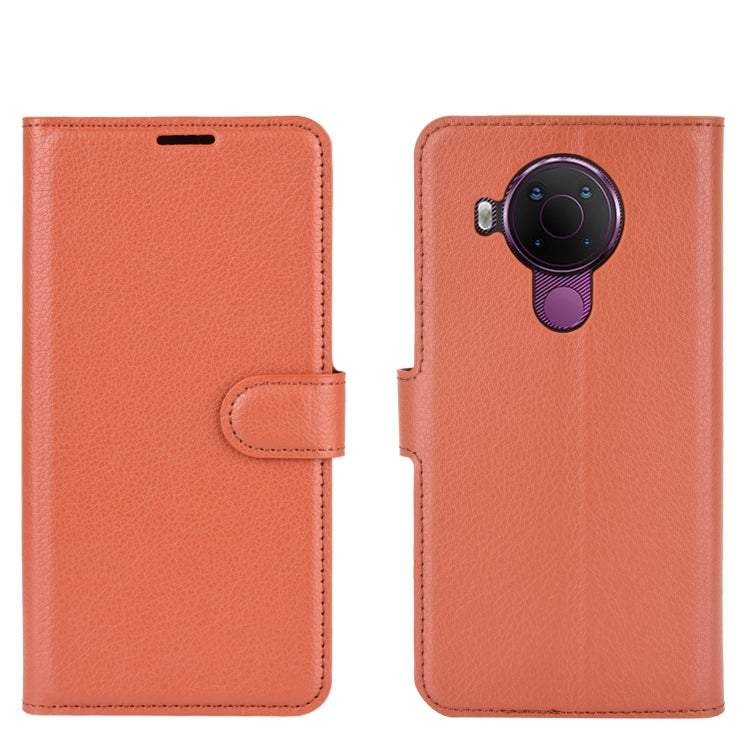 Para Nokia 5.4 Funda protectora con tapa horizontal con textura de litchi con soporte, ranuras para tarjetas y billetera (marrón)