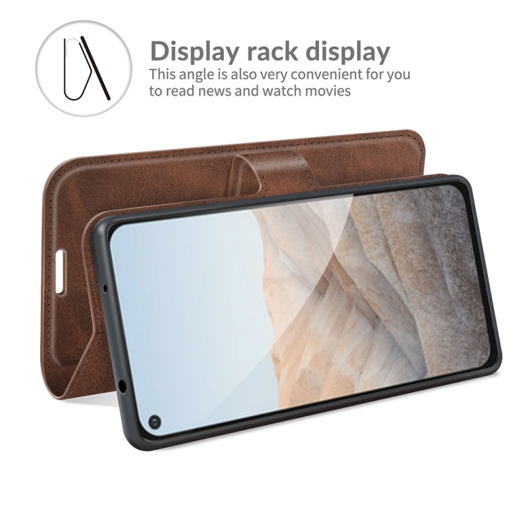 Para Google Pixel 5A Retro Becerro Patrón Hebilla Funda de cuero Horizontal Flip Funda con soporte y ranuras para tarjetas (marrón oscuro)