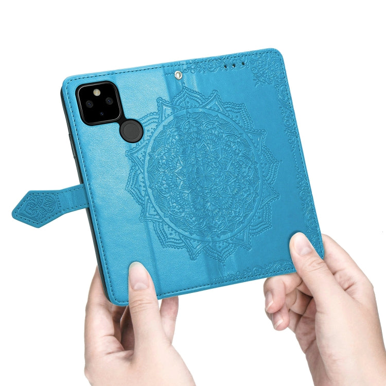 Para Google Pixel 5a Mandala Flower FLIP Horizontal Funda de cuero con soporte / ranura para tarjeta / billetera / cordón (azul)