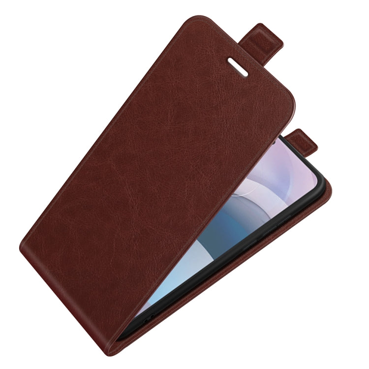 Para MOTOROLA MOTO ONE 5G ACE R64 Funda protectora de cuero vertical de una sola textura con ranuras para tarjeta y marco de fotos (marrón)
