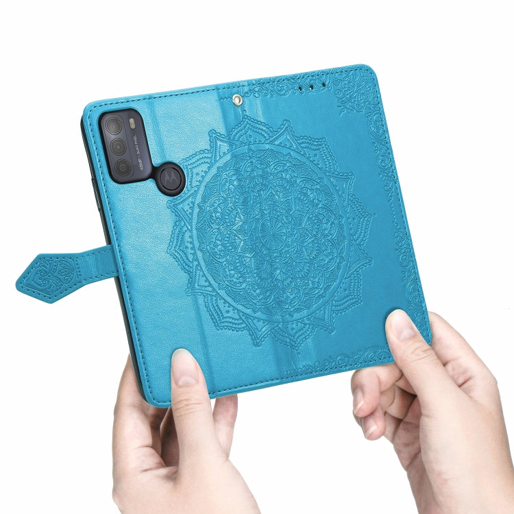 Para Motorola Moto G50 Mandala patrón de estampado de estampado horizontal Funda de cuero con soporte y tragamonedas y billetera y cordón (azul)