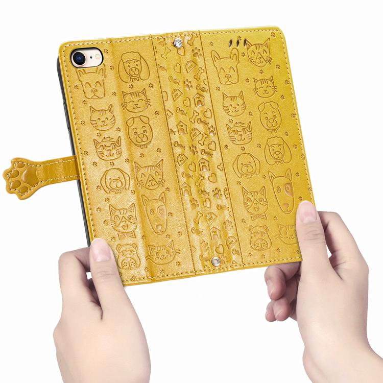 Funda de Piel con Relieve de Gato y Perro para iPhone 16E (Amarilla)