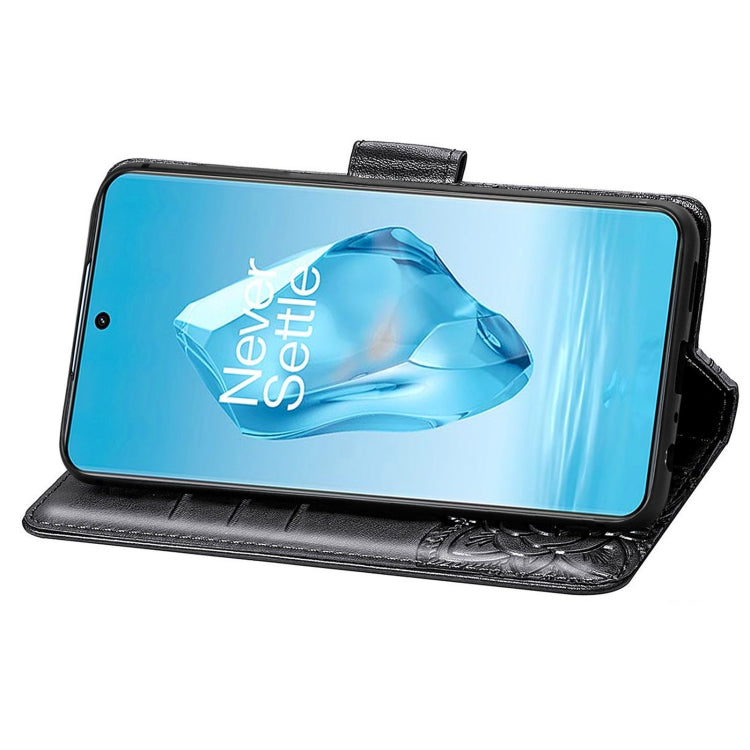 Funda de Cuero para OnePlus Ace 3 Pro con Relieve de Mariposa y Flor (Negra)