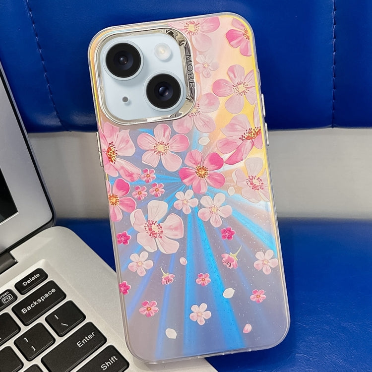 Caja de Teléfono TPU para iPhone 15 con Textura de Flor Láser Galvanoplastia (Flor Rosa Ah13) - MOVILSTORE