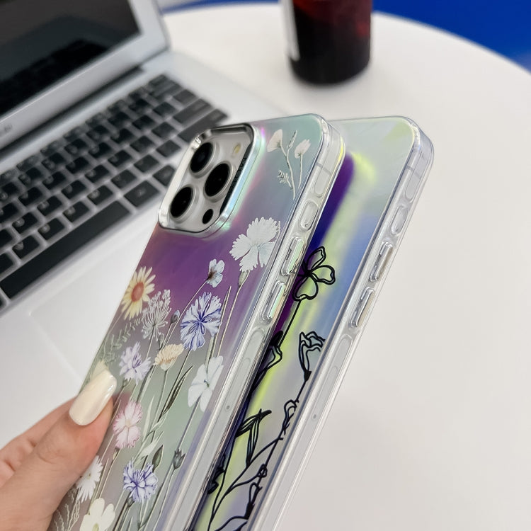 Caja de teléfono TPU para iPhone 15 con textura de flor láser de galvanoplastia (Flor Blanca Ah10) - MOVILSTORE