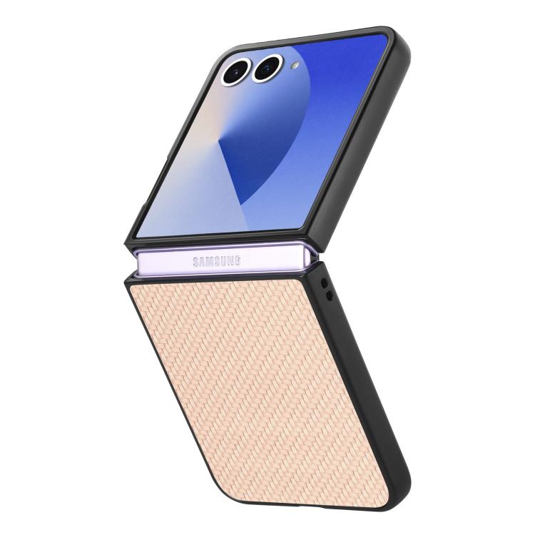 Funda trasera de cuero con textura de fibra de carbono para Samsung Galaxy Z Flip 7 5G (caqui)