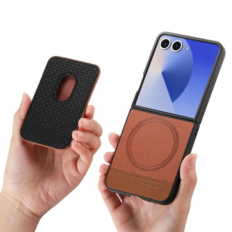 Funda de tela sarga con anillo magnético para Samsung Galaxy Z Flip7 5G (marrón)