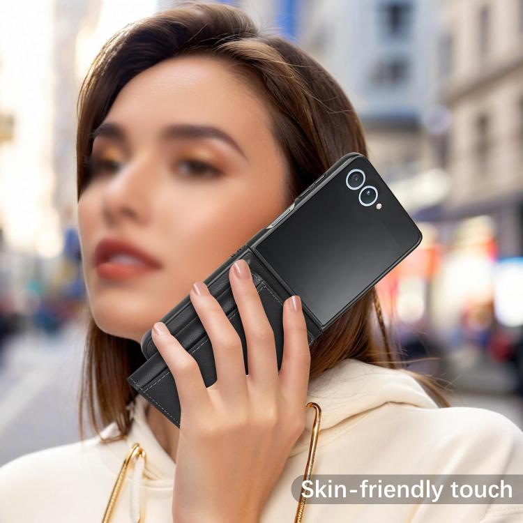Funda de cuero plegable triple con imán fuerte Kalebol para Samsung Galaxy Z Flip7 (negro)