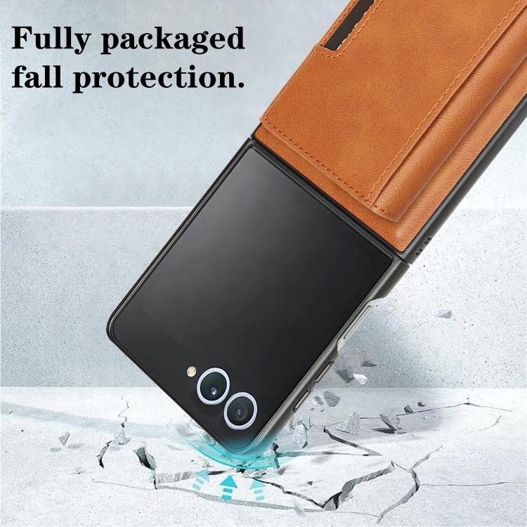 Funda de cuero plegable triple con imán fuerte Kalebol para Samsung Galaxy Z Flip7 (marrón)