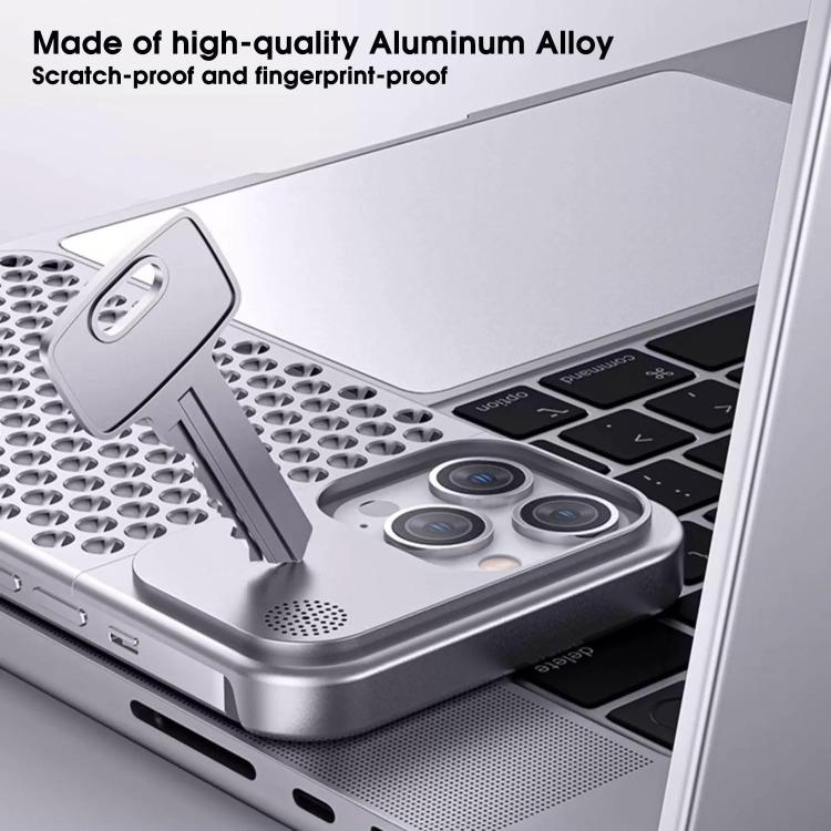 Funda Kalebol de aleación de aluminio con aromaterapia y refrigeración para iPhone 16 Pro Max (plateada)