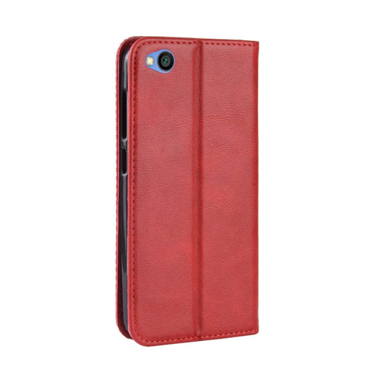 Estuche de Cuero con Tapa Horizontal con Textura Retro y Hebilla Magnética para Xiaomi Redmi Go, con Soporte, Ranuras para Tarjetas y Billetera (Rojo)