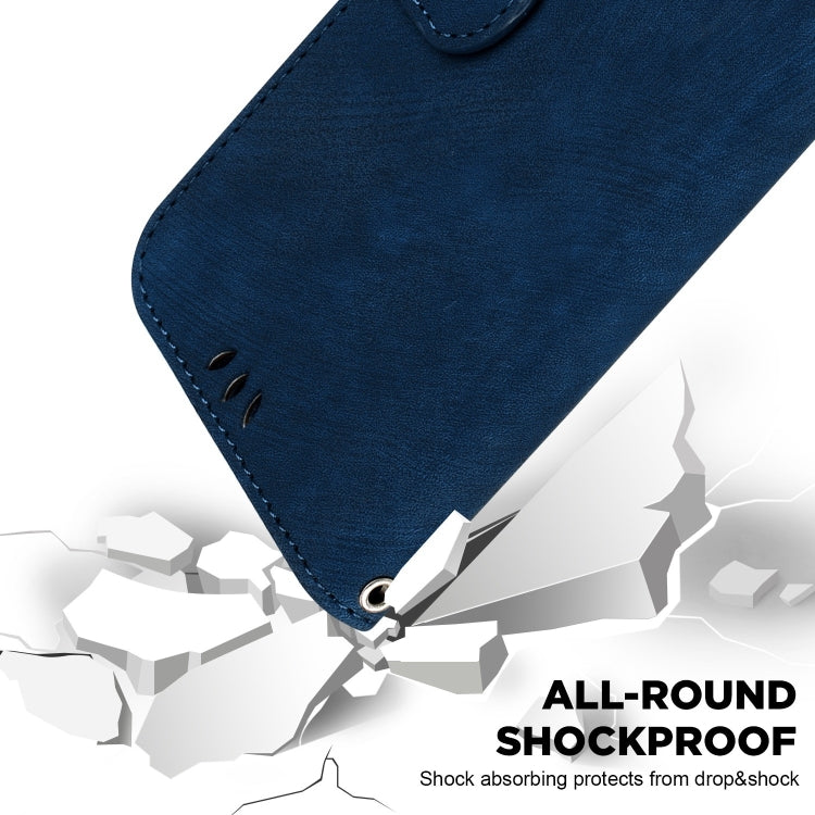 Para iPhone 15 Funda de Cuero con Relieve Little Tiger (Azul Oscuro) - MOVILSTORE