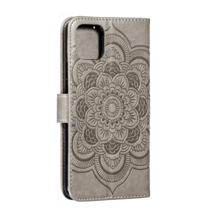 Para iPhone 15 Funda para Teléfono de Cuero con Tapa Horizontal con Patrón de Relieve de Mandala (Gris) - MOVILSTORE